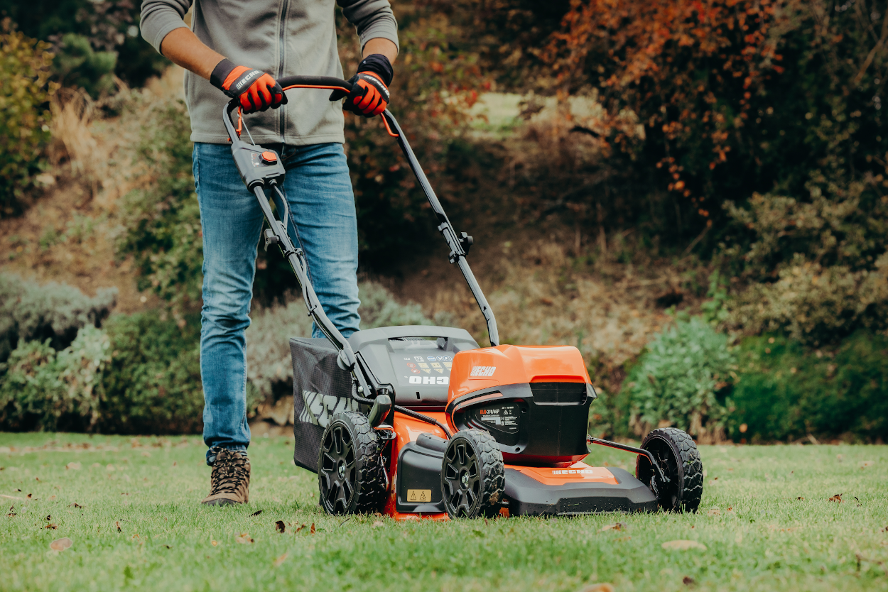 Echo Akku Rasenmaeher 46 cm, 40 V_Einsatzbild