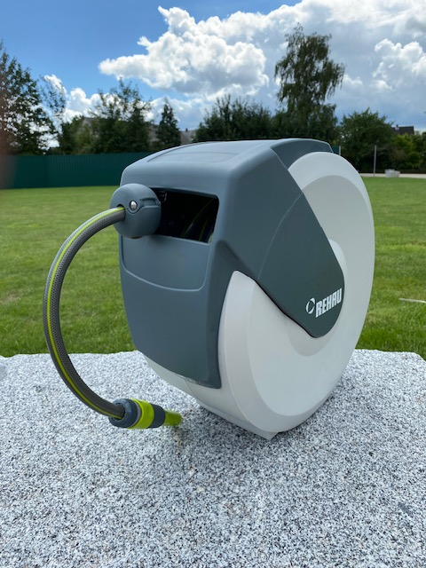 Schlauchbox inkl. 25m Schlauch 1/2 Zoll drehbar Rehau Einsatzbild